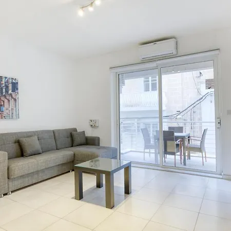 Appartamento Charming 3br Steps From The Promenade By 360 Estates Sliema