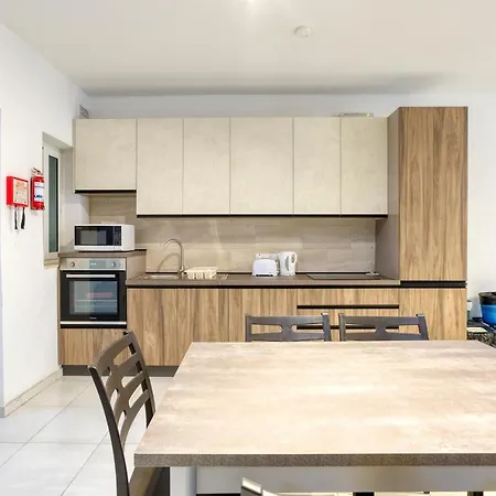 Charming 3br Steps From The Promenade By 360 Estates