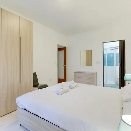 Appartamento Charming 3br Steps From The Promenade By 360 Estates Sliema
